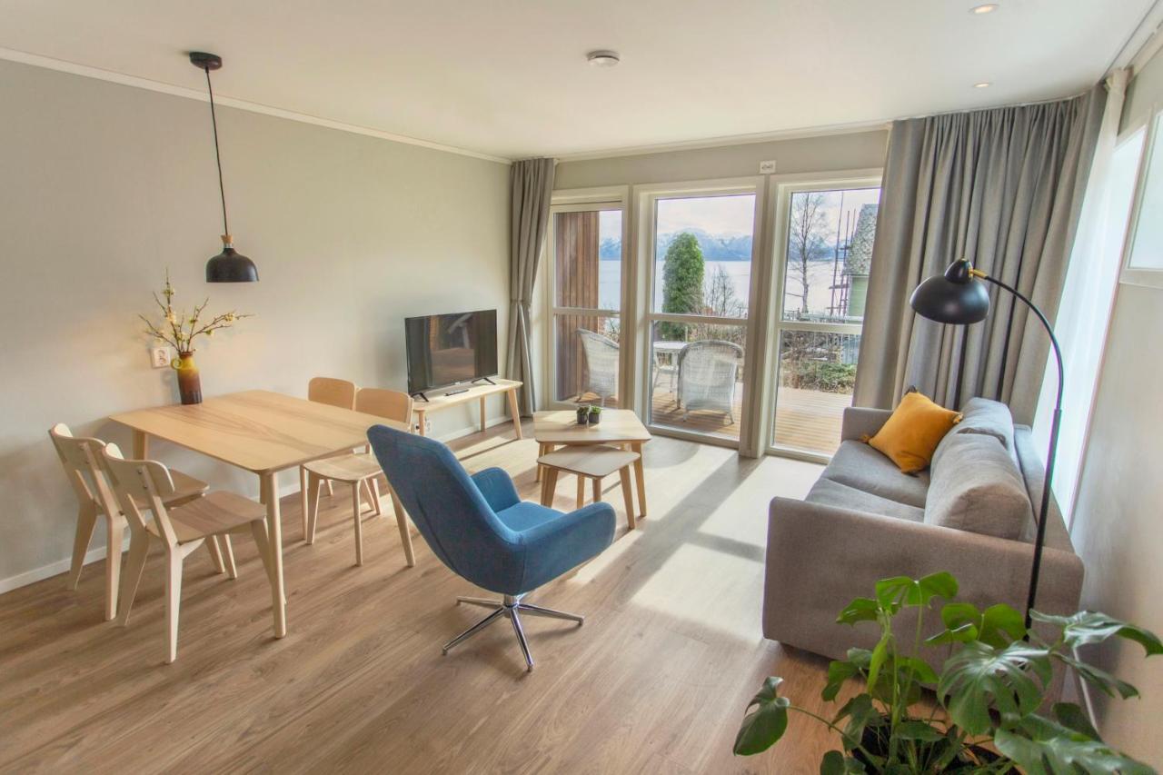 Lavik Fjord Hotel & Apartments Bagian luar foto