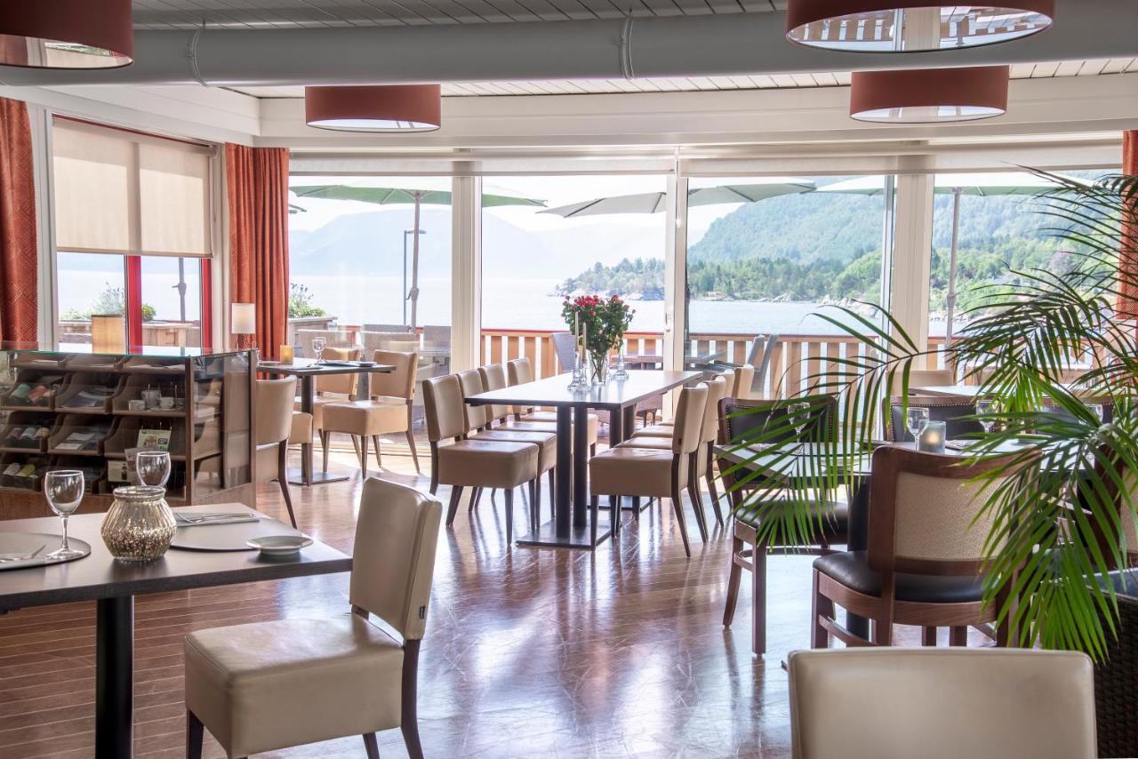 Lavik Fjord Hotel & Apartments Bagian luar foto