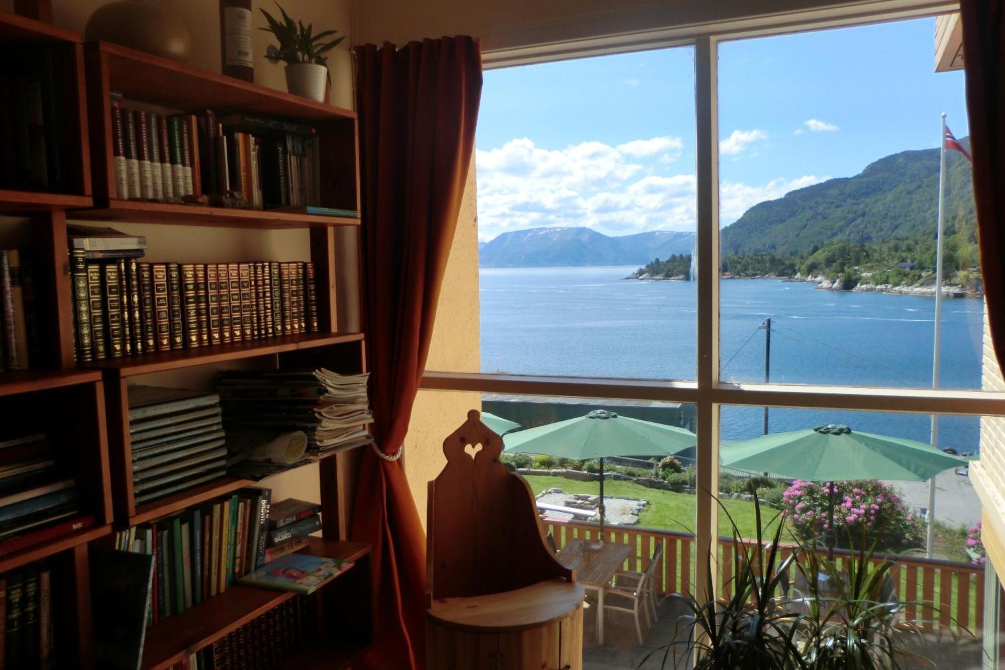 Lavik Fjord Hotel & Apartments Bagian luar foto