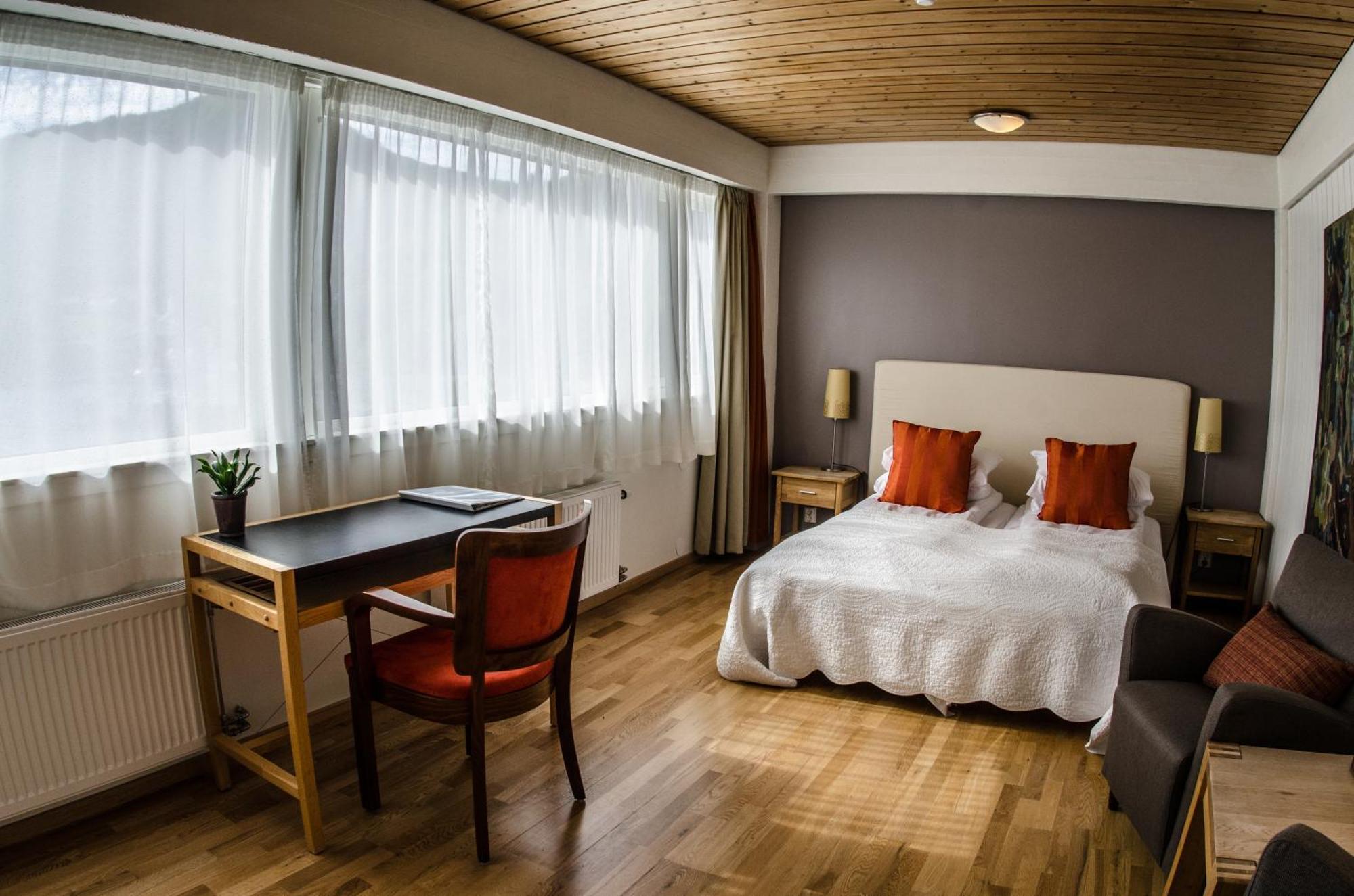 Lavik Fjord Hotel & Apartments Bagian luar foto