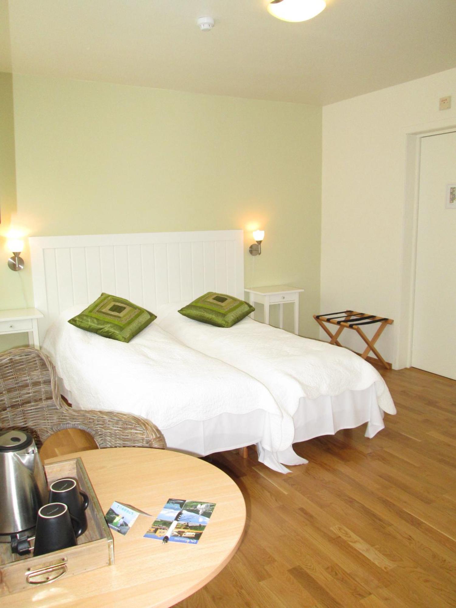 Lavik Fjord Hotel & Apartments Ruang foto