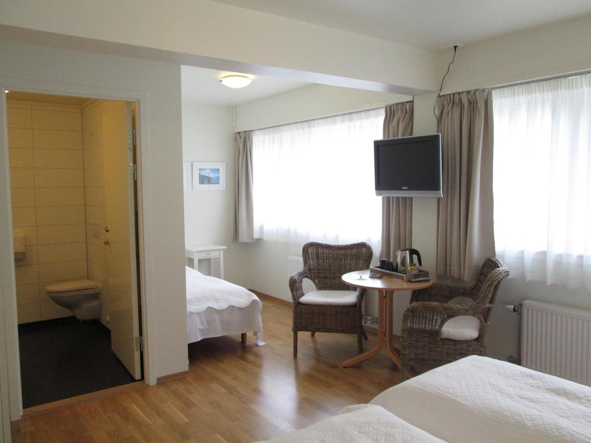 Lavik Fjord Hotel & Apartments Ruang foto
